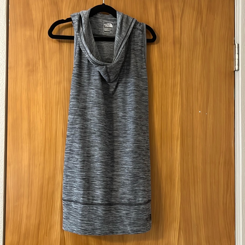 Women's The North Face Sleeveless Athletic Style Hooded Tank